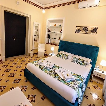 Suleima B&B Messina Centro Luaran gambar