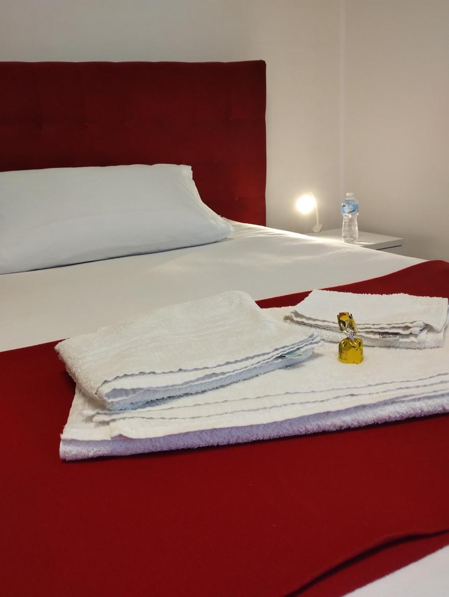 Suleima B&B Messina Centro Luaran gambar