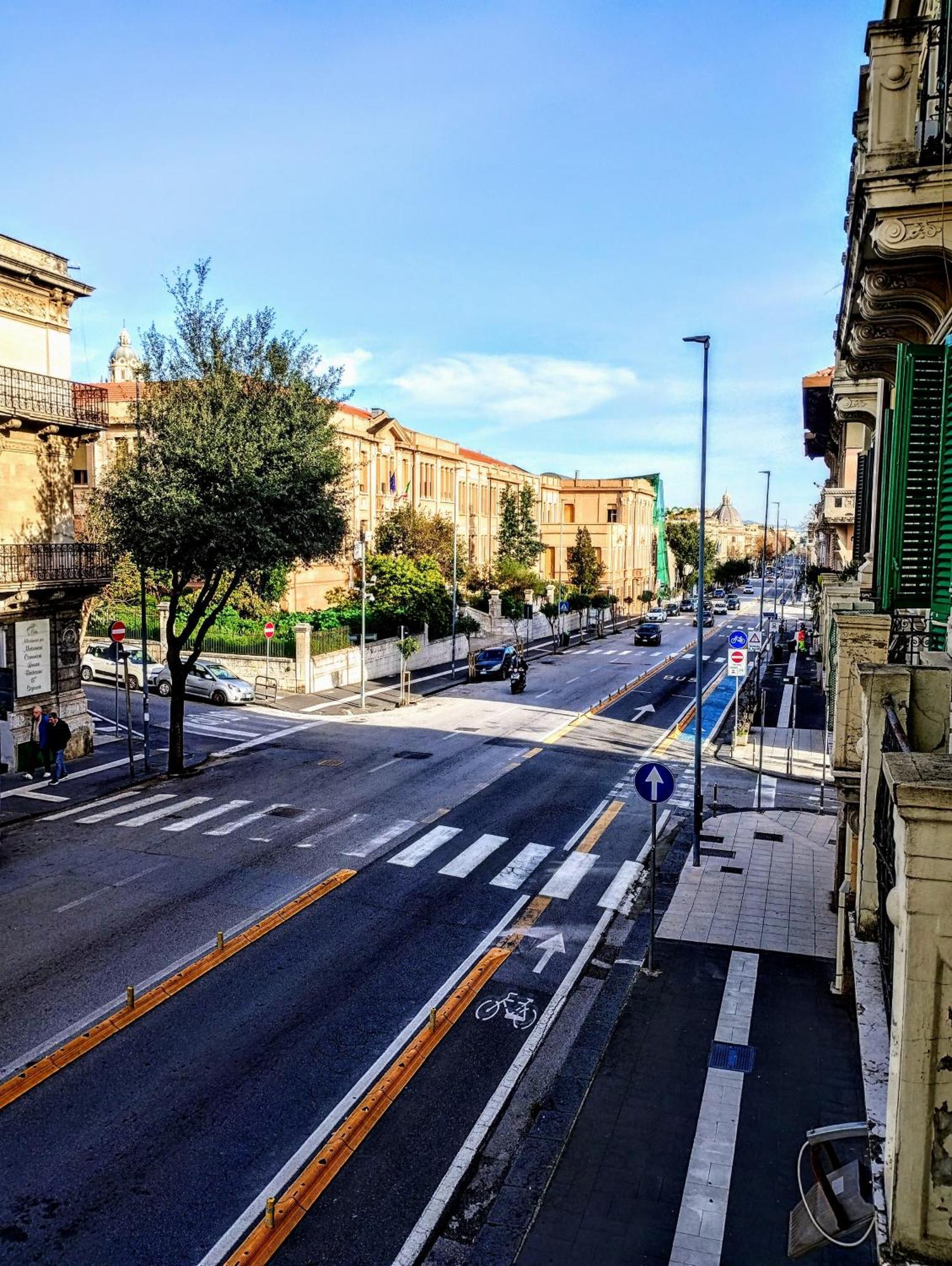Suleima B&B Messina Centro Luaran gambar
